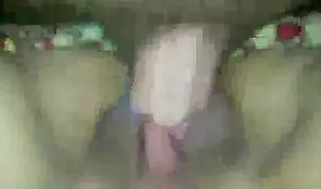 Italienische porn mutter und sohn Amateur spielt mit ihrem Dilldo