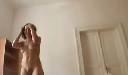 Stiefbruder kommt in mein Schlafzimmer von mutter erwischt porn - Erin Electra, ElectraChrist
