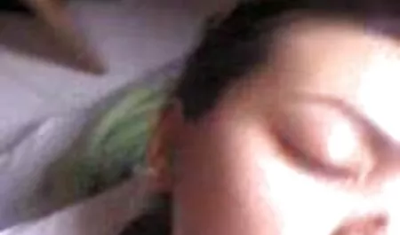 Lola Foxx bekommt einen schwarzen Schwanz vor mutter sohn sexvideo ihrem Freund zu ficken