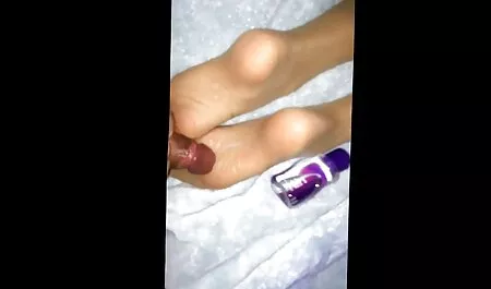 Süße deutsche pornos mutter und sohn tätowierte Danae masturbiert