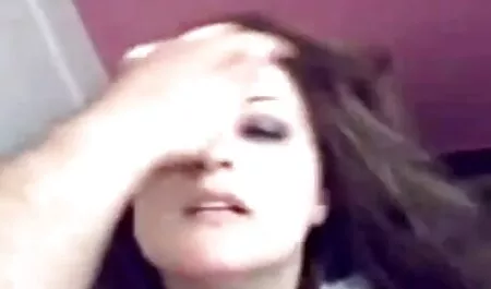 Danni Ashe mutter und sohn inzest porn am Strand zeigt ihre braunen Linien Pt. 2