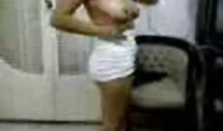 Schlampe saugt, fickt und nimmt CIM mutti und sohn porn