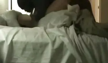Vollbusige Frau Orgasmen mehrmals mit einem großen free mutter sohn porn Dildo