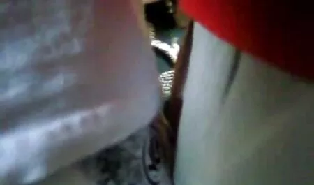 Schönes Mädchen mit einem heißen Sex Tape pornos mutter kind